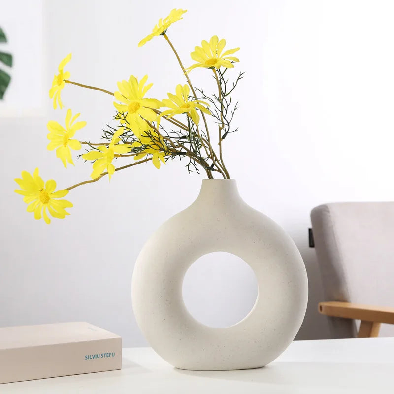 Circular Ceramic Donut Vase: Chic Decor Essential