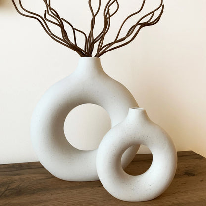 Circular Ceramic Donut Vase: Chic Decor Essential