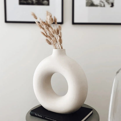 Circular Ceramic Donut Vase: Chic Decor Essential